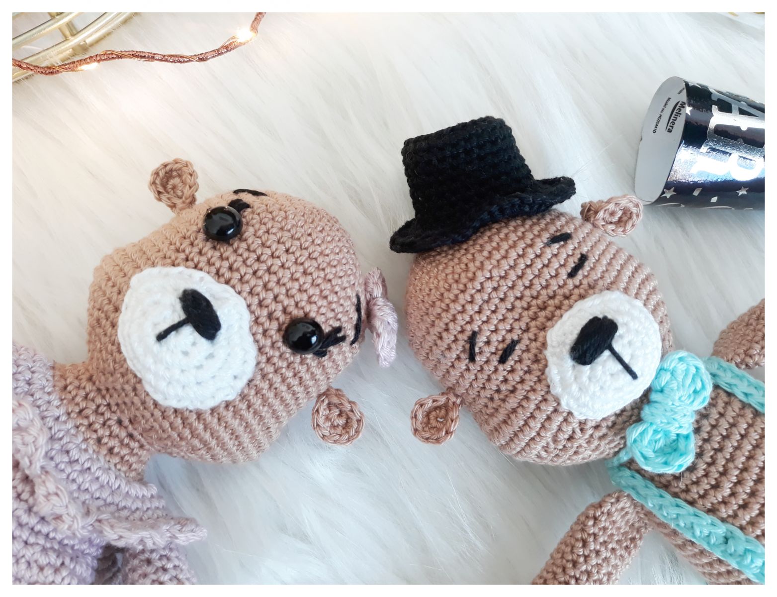 Blog-Inhaltsbild für 'Festliches Otterpärchen, kostenlose Häkelanleitung'